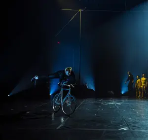 Photo: Marie-Andrée Lemire Spectacle: Numéro de bicyclette pour Jusqu'au prochain moi